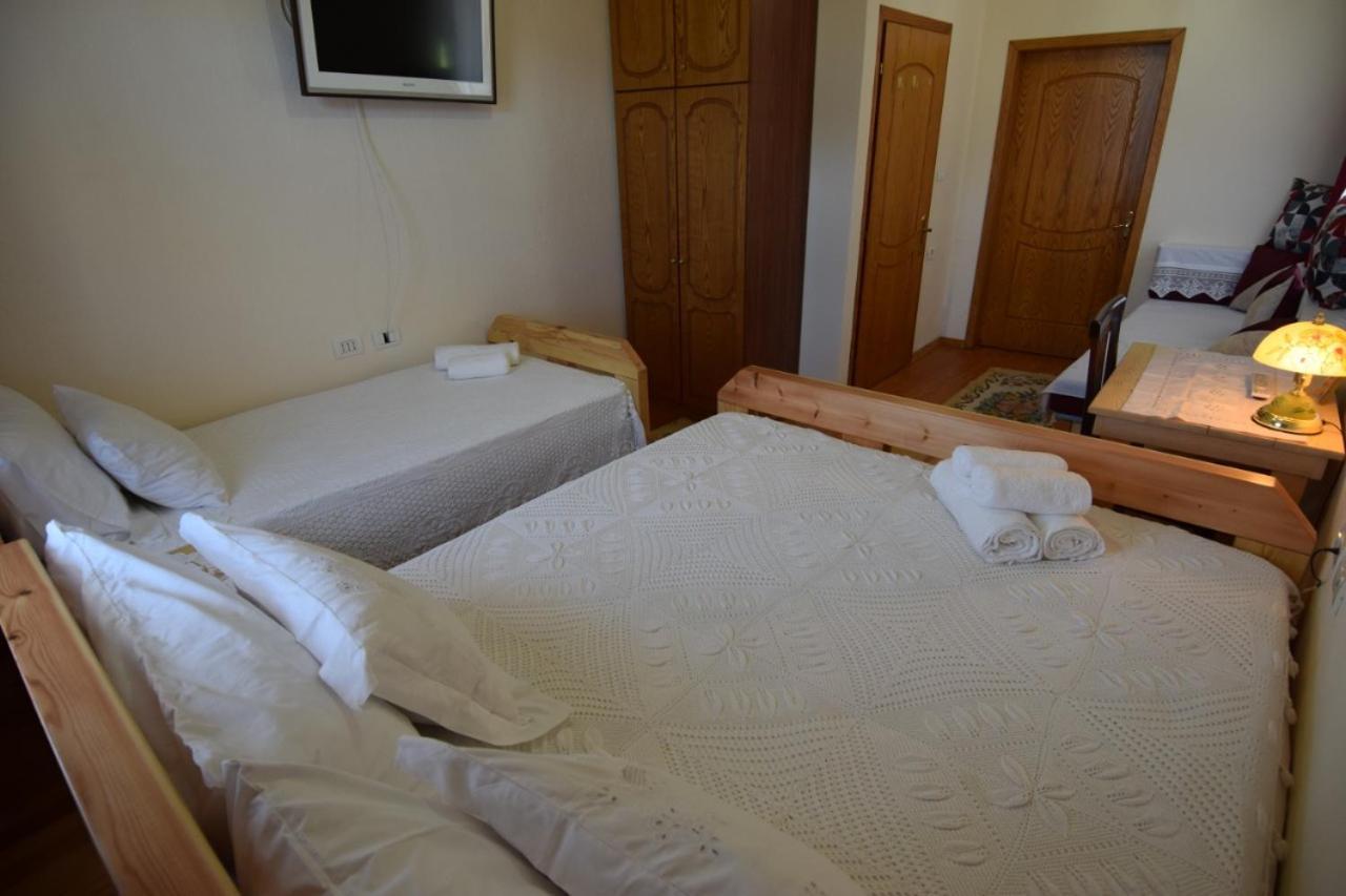 Hotel Brahimi Gjirokastër المظهر الخارجي الصورة