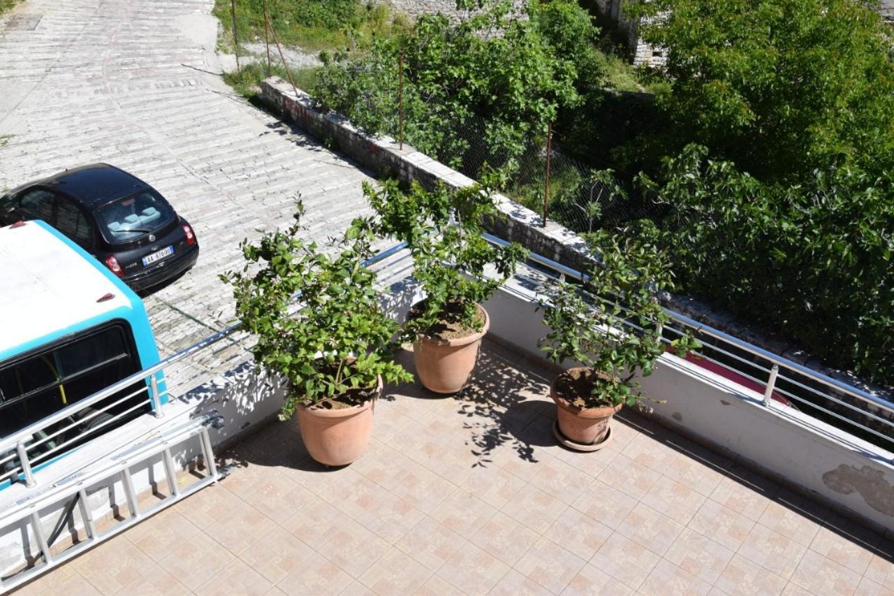 Hotel Brahimi Gjirokastër المظهر الخارجي الصورة