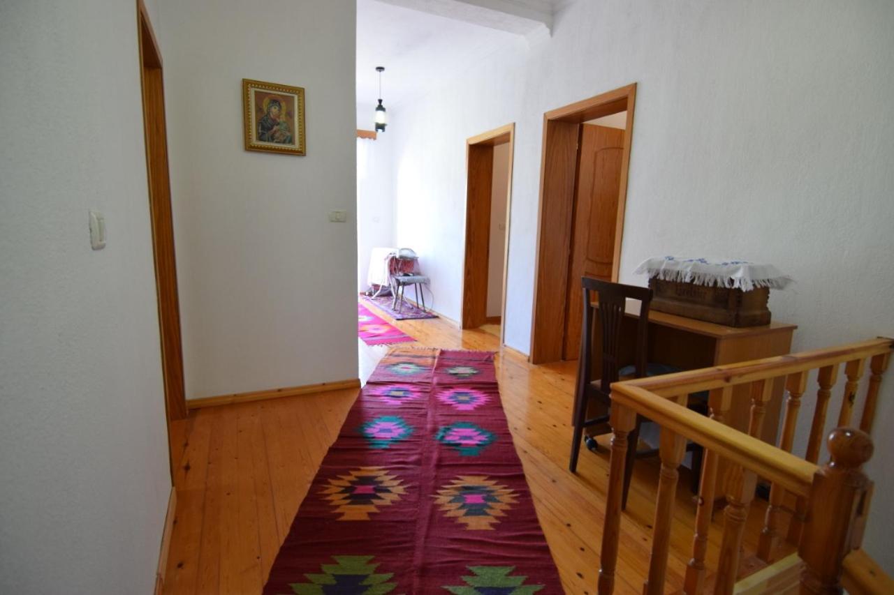 Hotel Brahimi Gjirokastër المظهر الخارجي الصورة