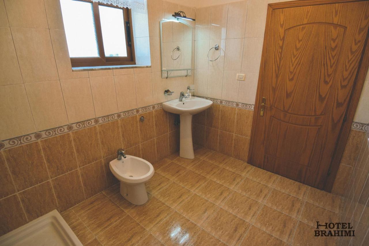 Hotel Brahimi Gjirokastër المظهر الخارجي الصورة
